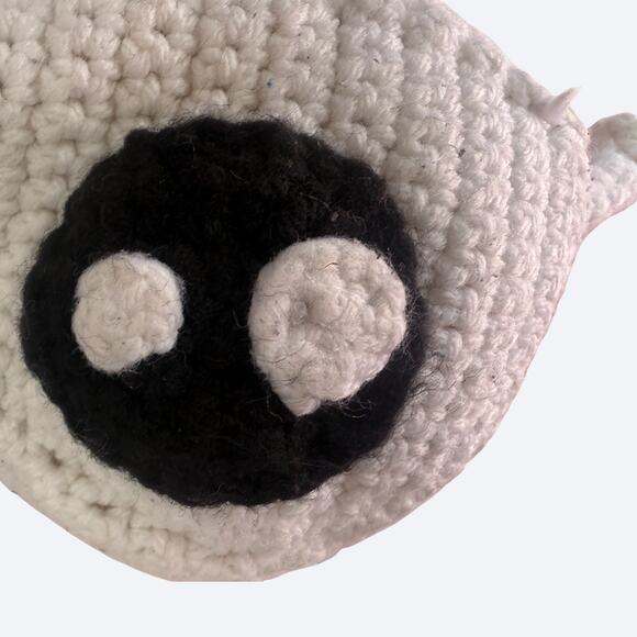 Handmade crochet AT-AT-inspired walker‎ robot plush white/charcoal – OS - Picture 7 of 9